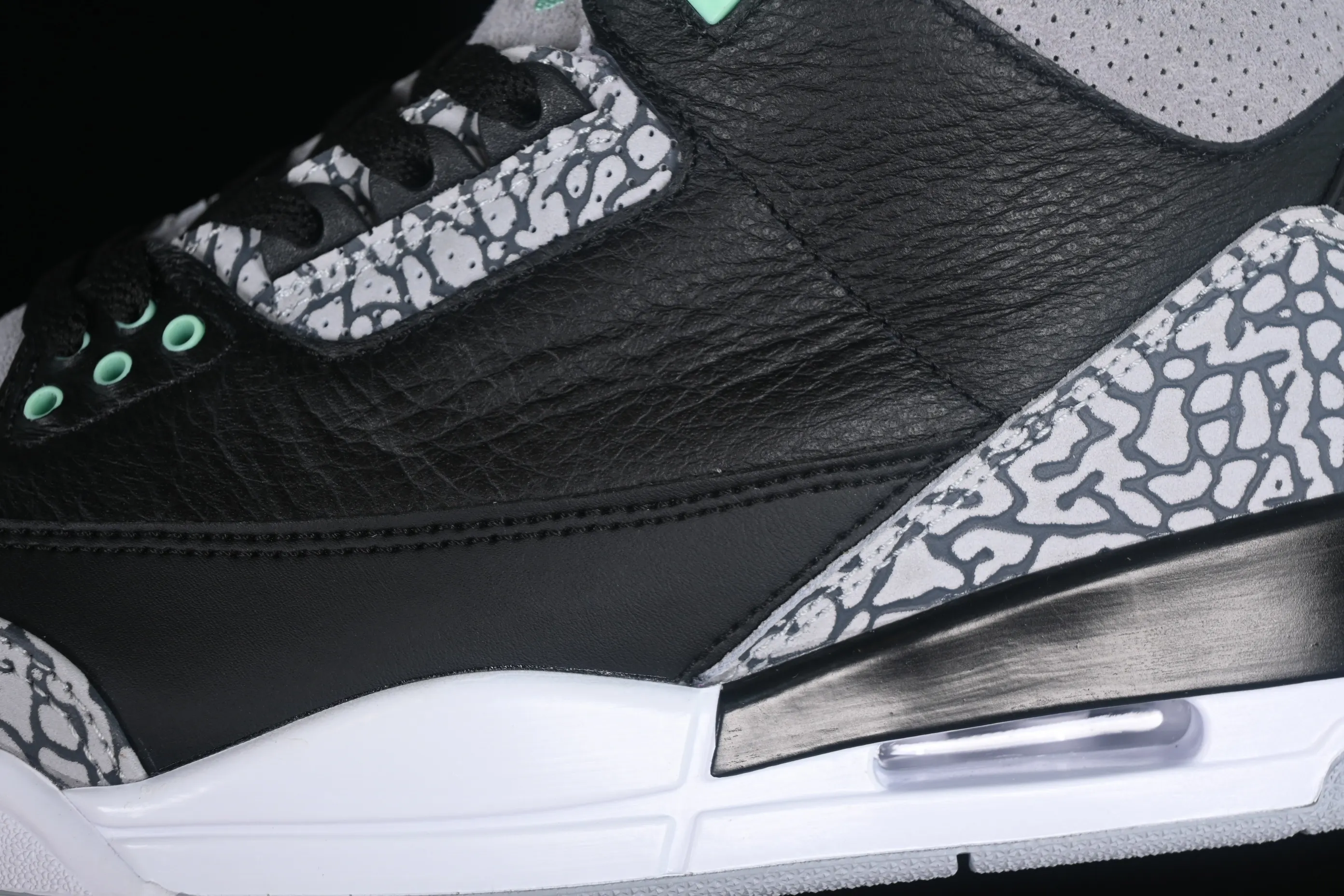 All categories Air Jordan Jordan series basketball shoes Air Jordan 3 L version Air Jordan 3 "Green Glow" AJ3 Joe 3 black and green CT8532-031